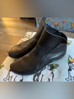 TRIPPEN Classic Black Leather Ankle Booties - Sleek Side-Zip Design 9